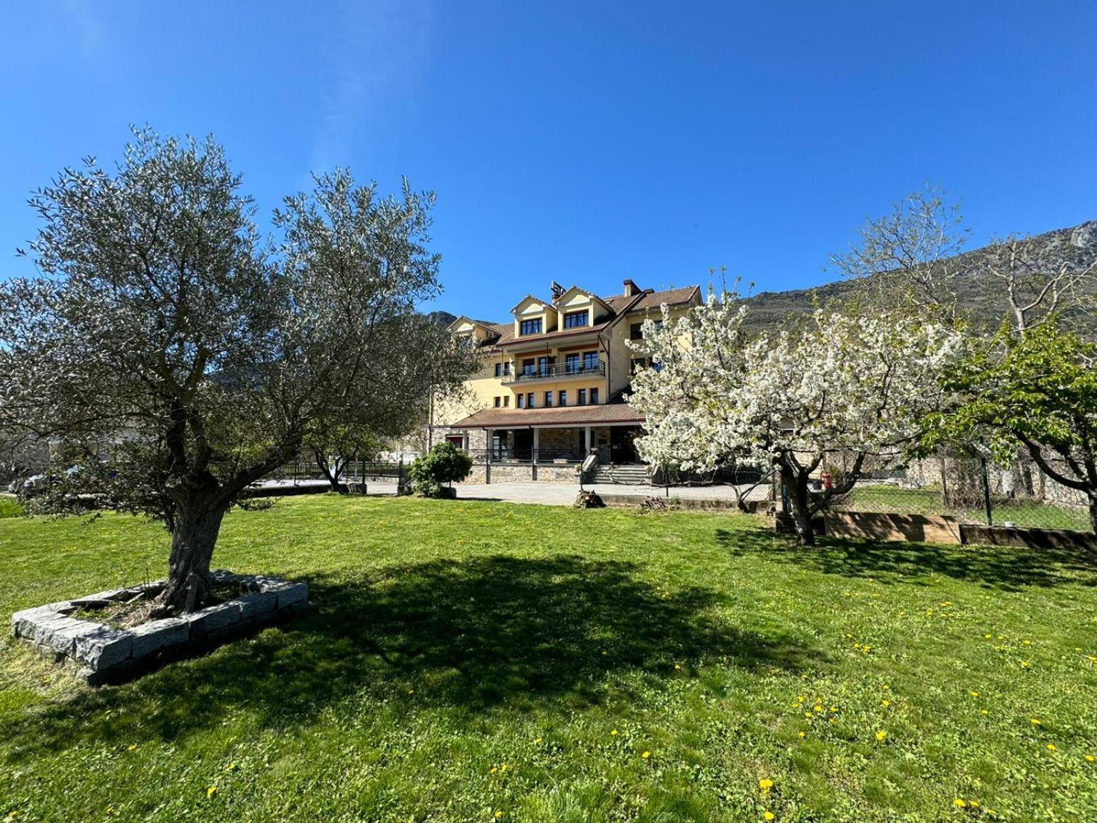 Hotel Cotiella Campo  Exteriér fotografie